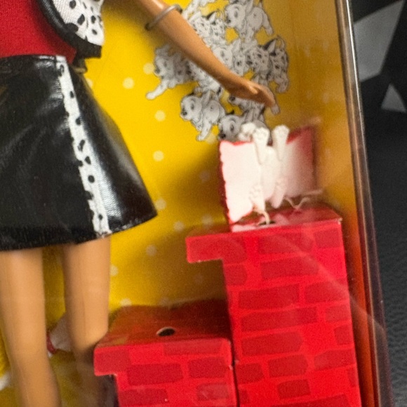 Barbie 101 Dalmatians Doll in Red and Black Outfit vintage 1998 NEW - Picture 3 of 7